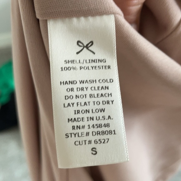 Every Dress - Picture 6 of 7